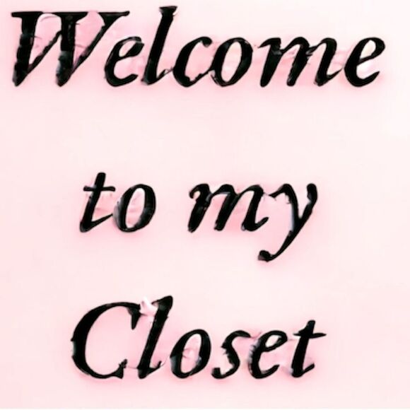 Welcome to my closet! Glad you are here! 💕I'm here to give you cordially"❤️ - Picture 5 of 15